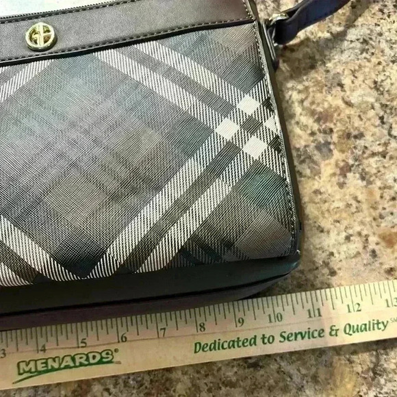 Giani Bernini Shoulder Strap Handbag Olive Brown Tan Plaid Bag 2 flaps included - Picture 6 of 16